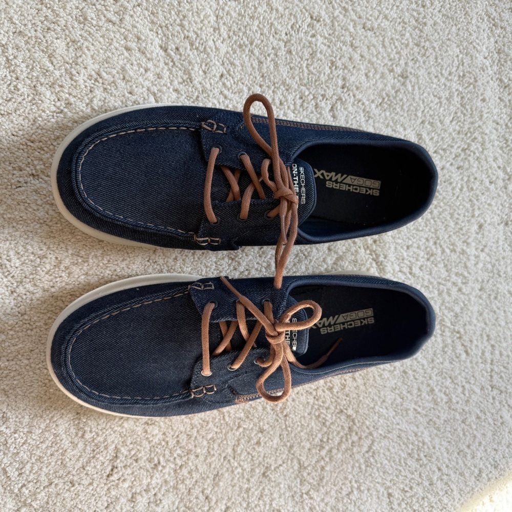 Skechers Blue Sneakers with Textured Fabric and Brown Leather Laces